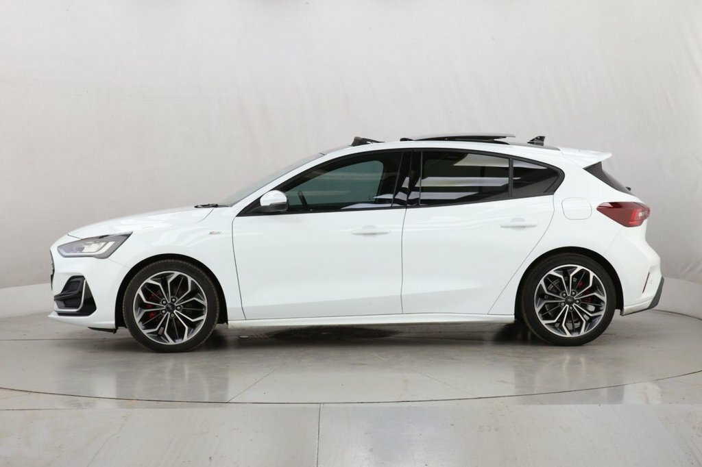 Ford Focus 1L St-line Vignale LK22TEJ White #6