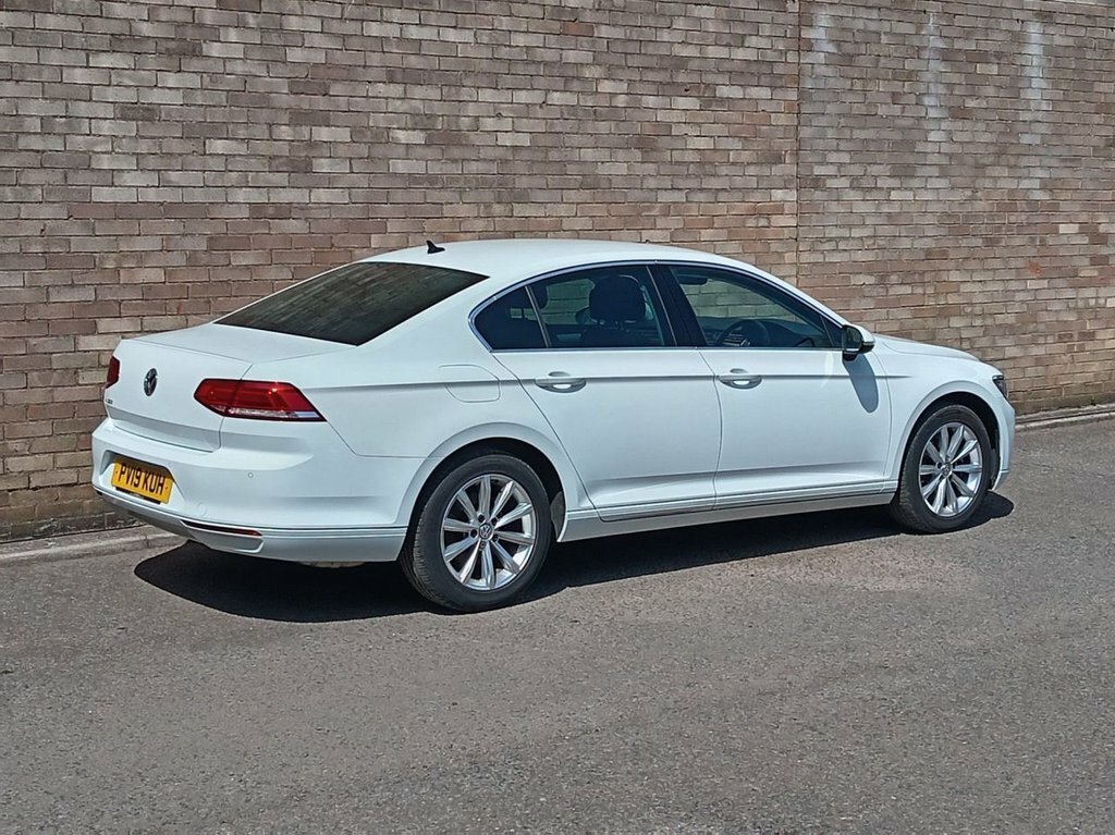 Volkswagen Passat 1.5L Se Business PV19KUH White #3