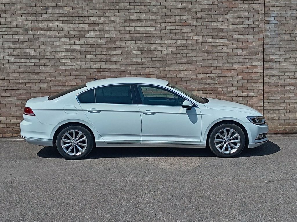 Volkswagen Passat 1.5L Se Business PV19KUH White #2