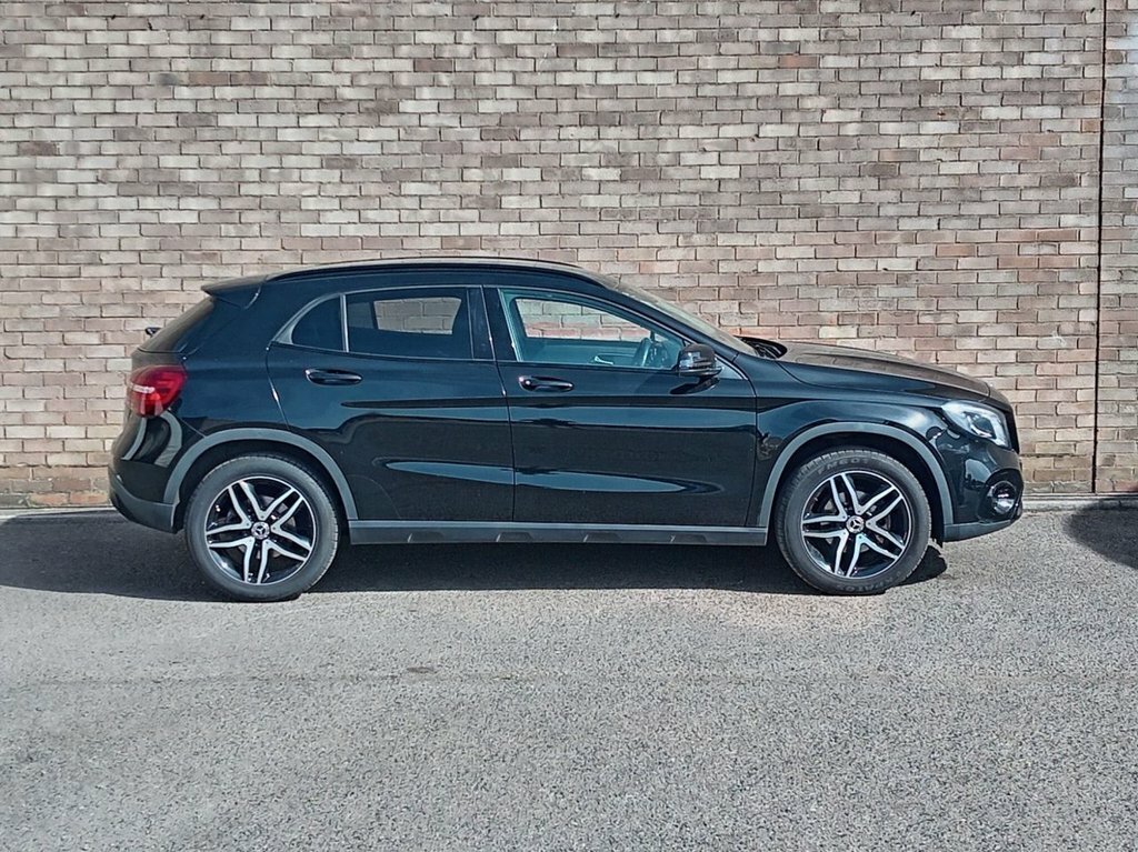 Mercedes-Benz GLA Class 1.6L Urban Edition DF19NWB Black #3
