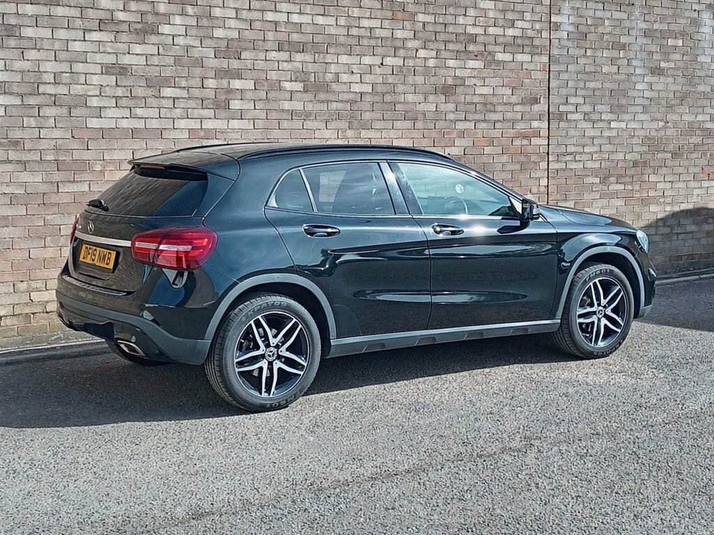 Mercedes-Benz GLA Class 1.6L Urban Edition DF19NWB Black #4