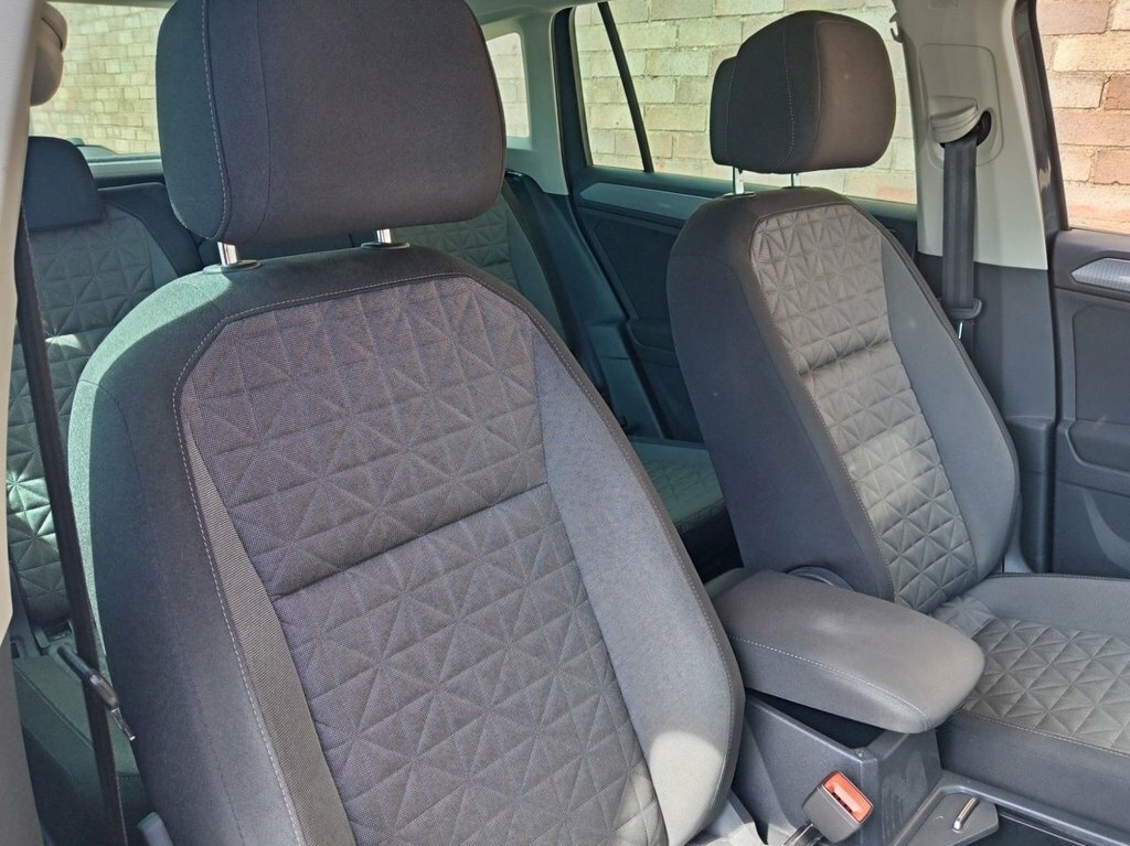 Volkswagen Tiguan 1.5L Life PK71JBO Grey #4