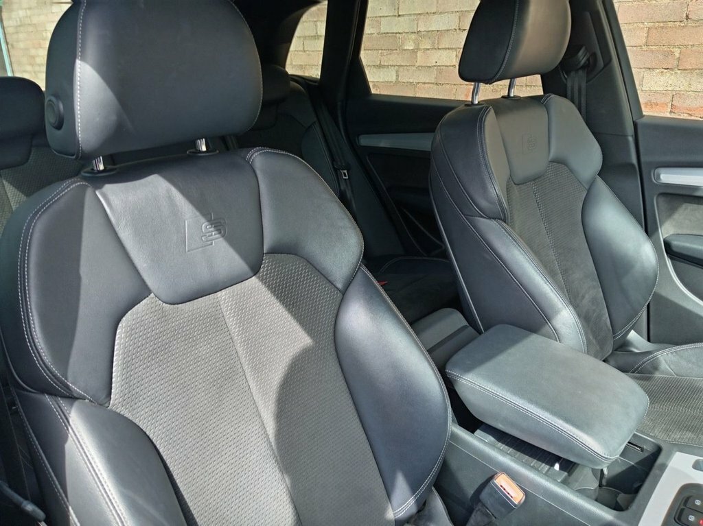 Audi Q5 2L S Line OY70XBC Blue #4