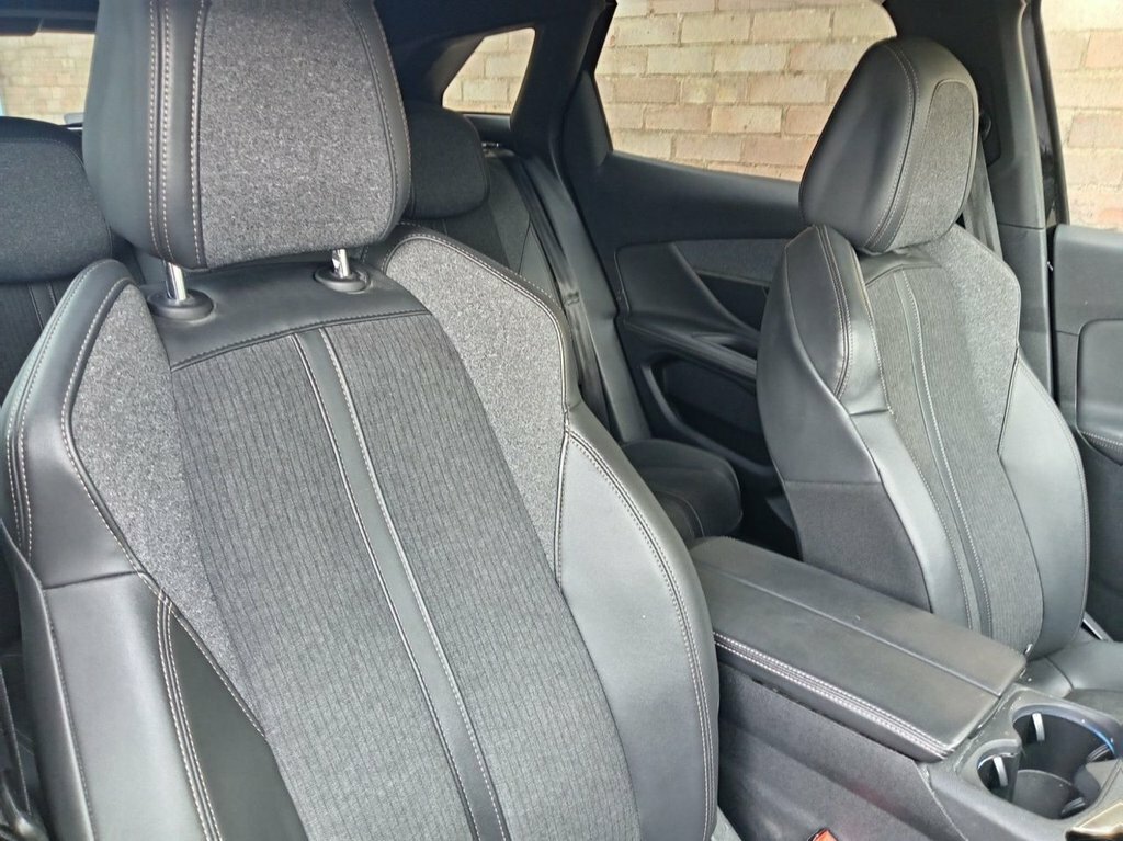 Peugeot 3008 1.5L Gt Line KV70HVO Black #4