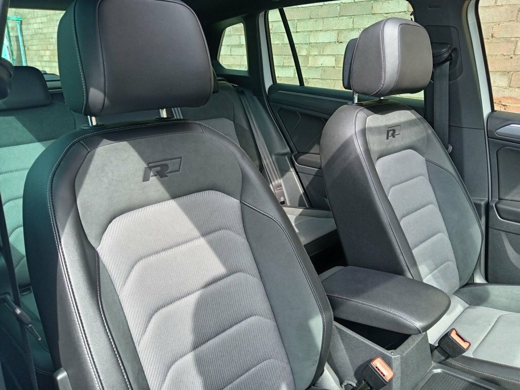 Volkswagen Tiguan 2L R-line Tech YF69OTC White #6