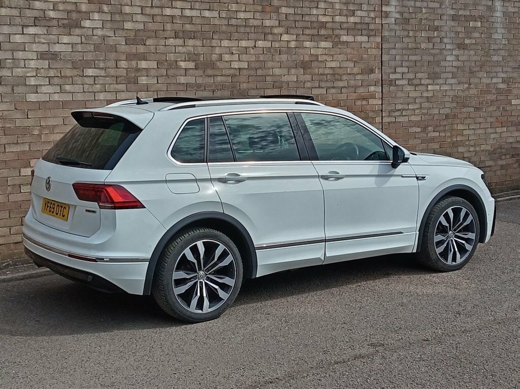 Volkswagen Tiguan 2L R-line Tech YF69OTC White #5