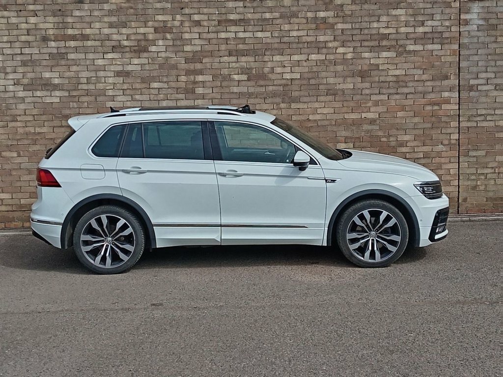 Volkswagen Tiguan 2L R-line Tech YF69OTC White #4