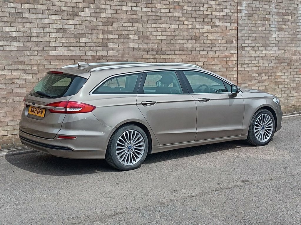 Ford Mondeo 2.0 Ecoblue Titanium Edition Hatchback White #3