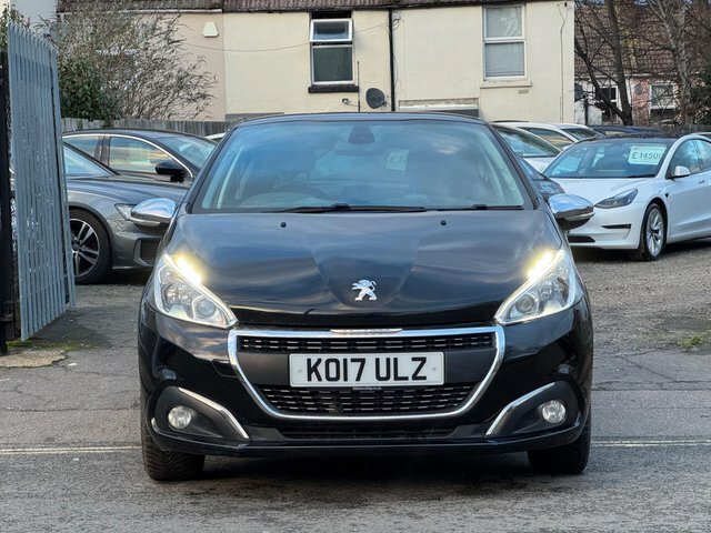 Peugeot 208 1.2 Puretech Allure Euro 6 Black