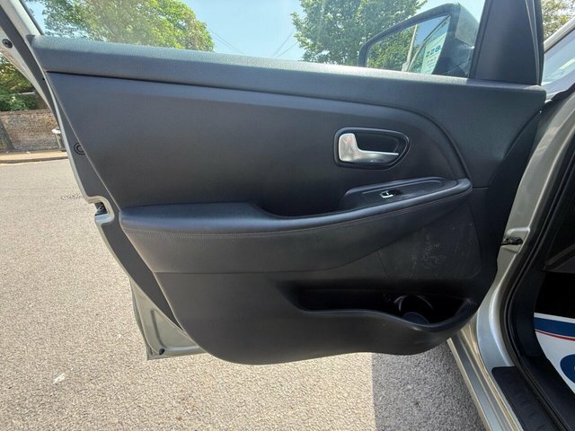 Kia Carens 1.7 Crdi Ecodynamics 3 Euro 5 Ss Black #35