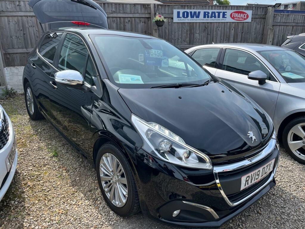 Peugeot 208 1.2 Puretech 82 Signature Start Stop Black