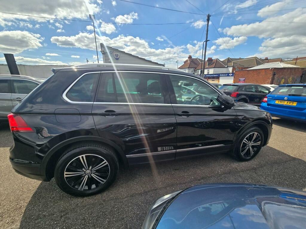 Volkswagen Tiguan 2.0 Tdi 150 4Motion Se Nav CE66HWX Black #5