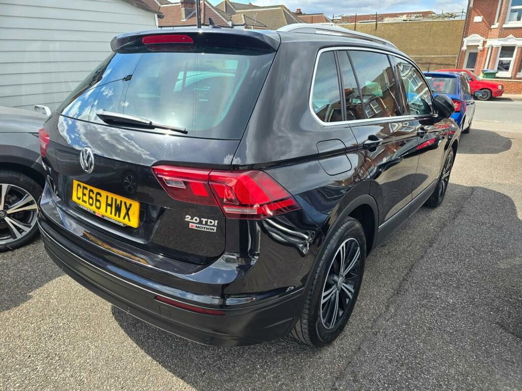 Volkswagen Tiguan 2.0 Tdi 150 4Motion Se Nav CE66HWX Black #6