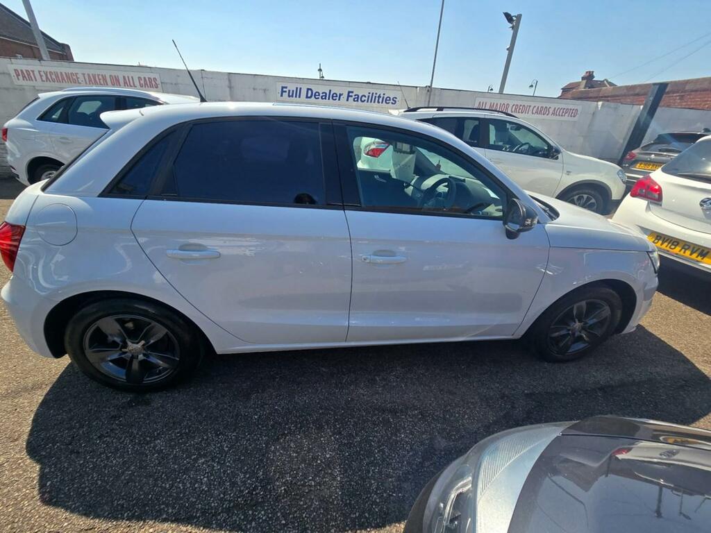Audi A1 1.6 Tdi Se White #5