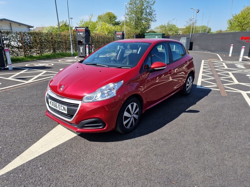 Peugeot 208 Reserve For 99..Blue Hdi Red