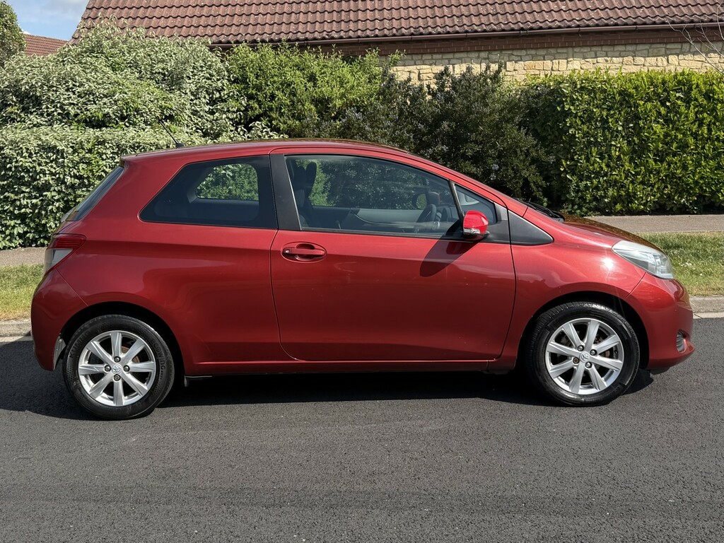 Toyota Yaris 1.3 Dual Vvt-i Tr 201363 GY63PFJ Red #3