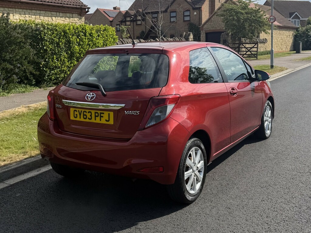 Toyota Yaris 1.3 Dual Vvt-i Tr 201363 GY63PFJ Red #4