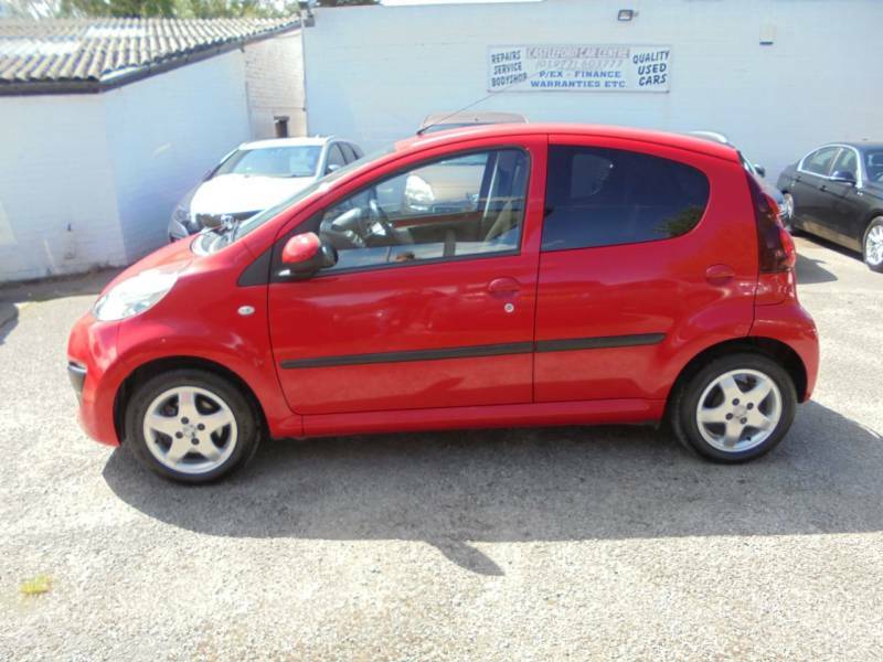 Peugeot 107 1.0 Allure - 2013 63 BD63ZFK Red #4