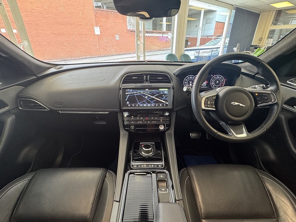 Jaguar F-Pace P250i Chequered Flag U6427 Ulez Black #2