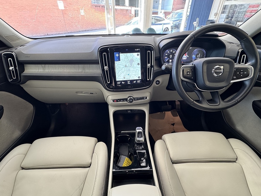 Volvo XC40 H T5 Twin Engine Inscription Pro U6431 Ulez FX20LTY Black #2