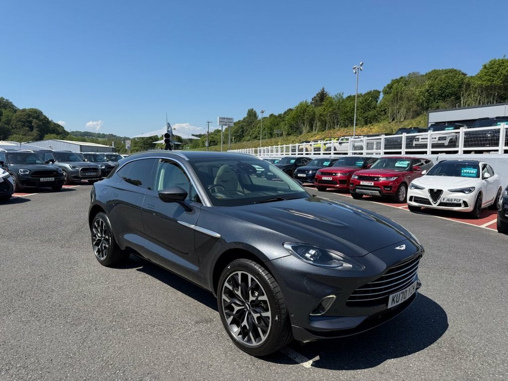 Aston Martin DBX 4L Null Grey