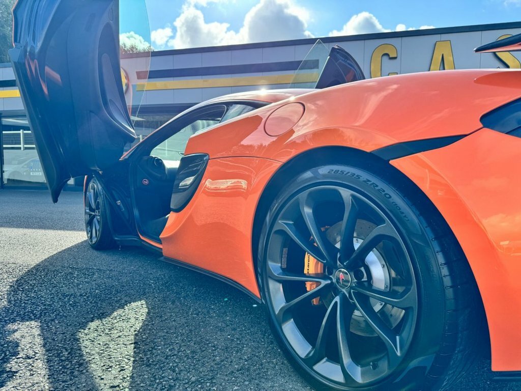 McLaren 540C 3.8T V8 Ssg Black #18
