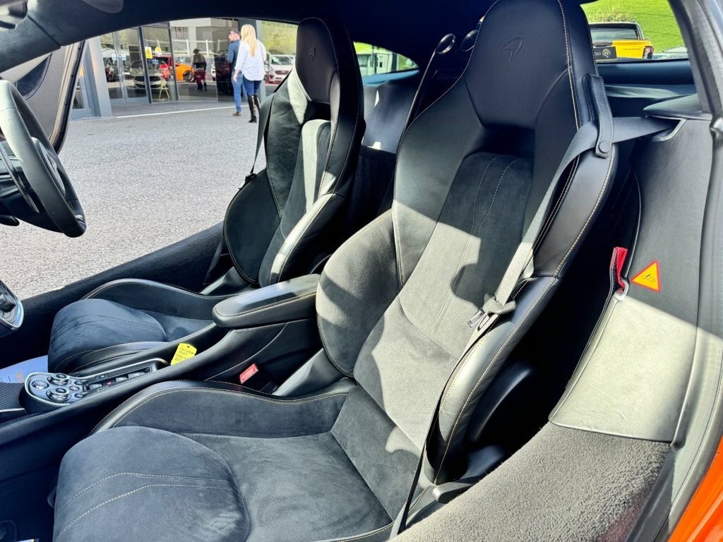 McLaren 540C 3.8T V8 Ssg Black #10