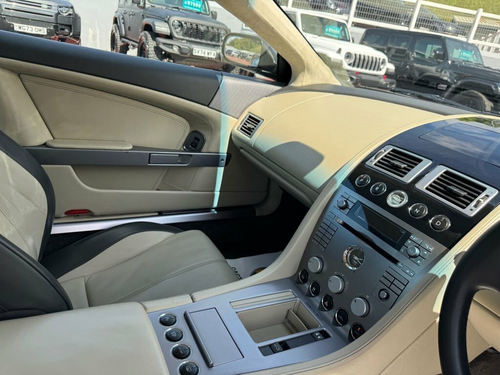 Aston Martin DB9 Coupe Silver #6