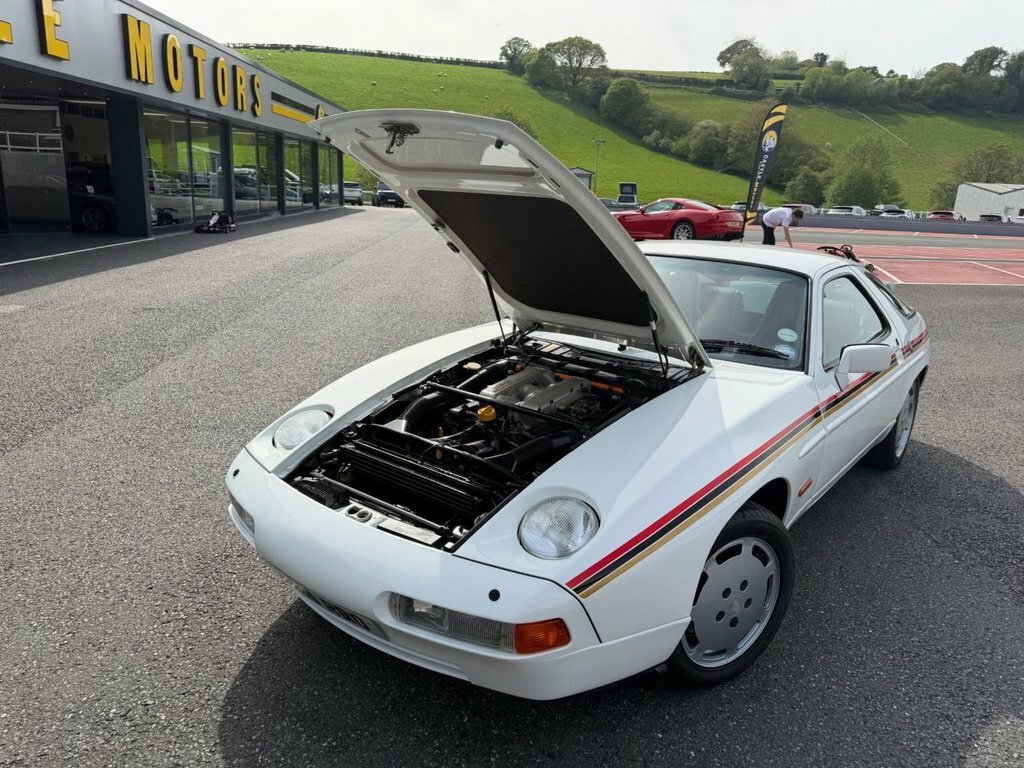Porsche 928 Green Green #22