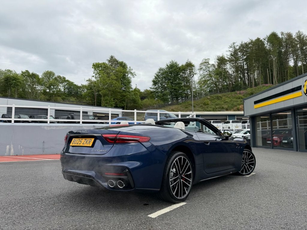 Maserati GranCabrio 3.0 V6 Trofeo Blue #24