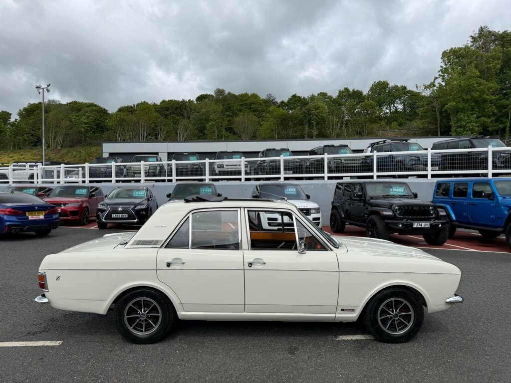 Ford Cortina Saloon White #6