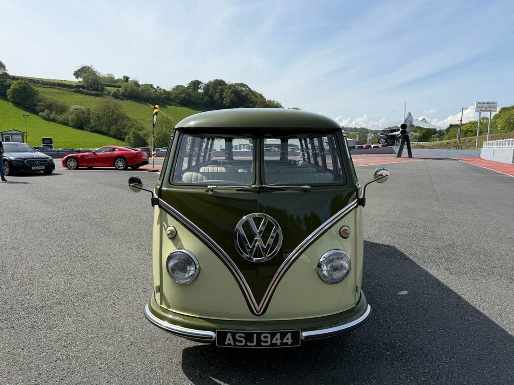 Volkswagen Campervan Minibus Green #2