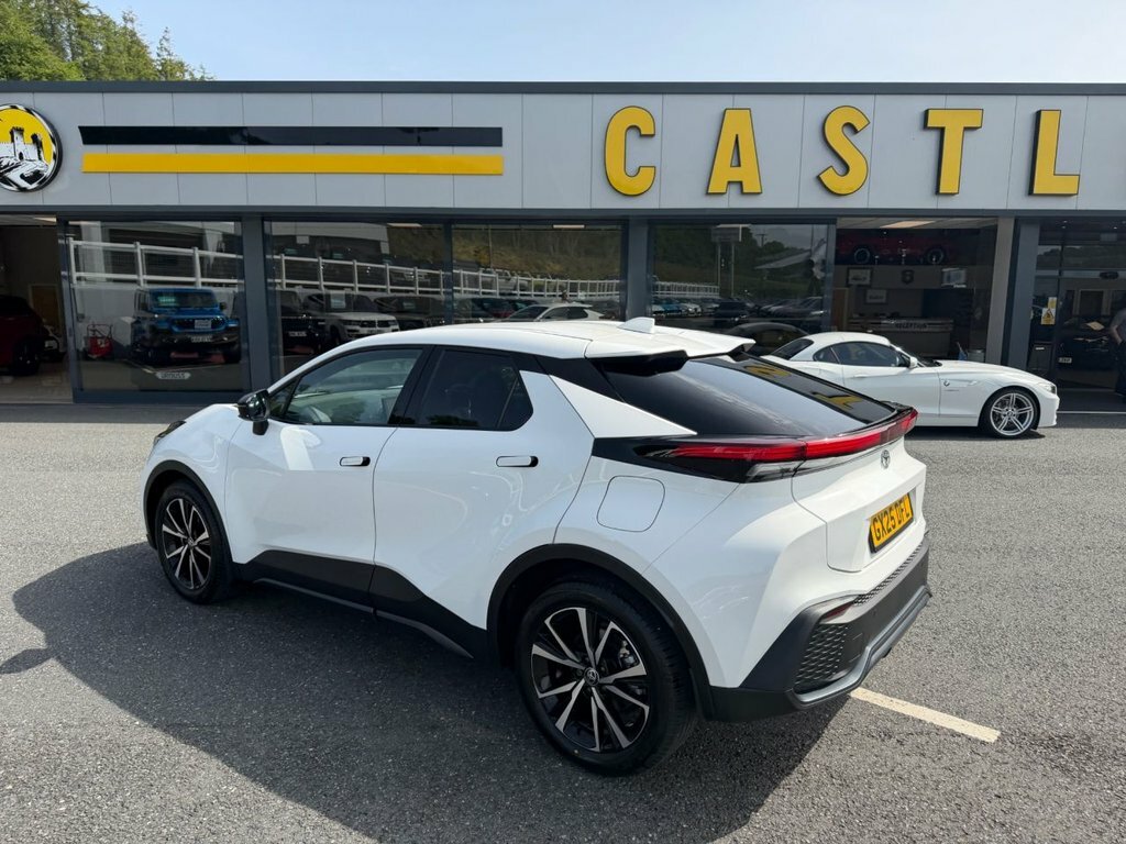 Toyota C-Hr 1.8L Design GX25DFL White #4