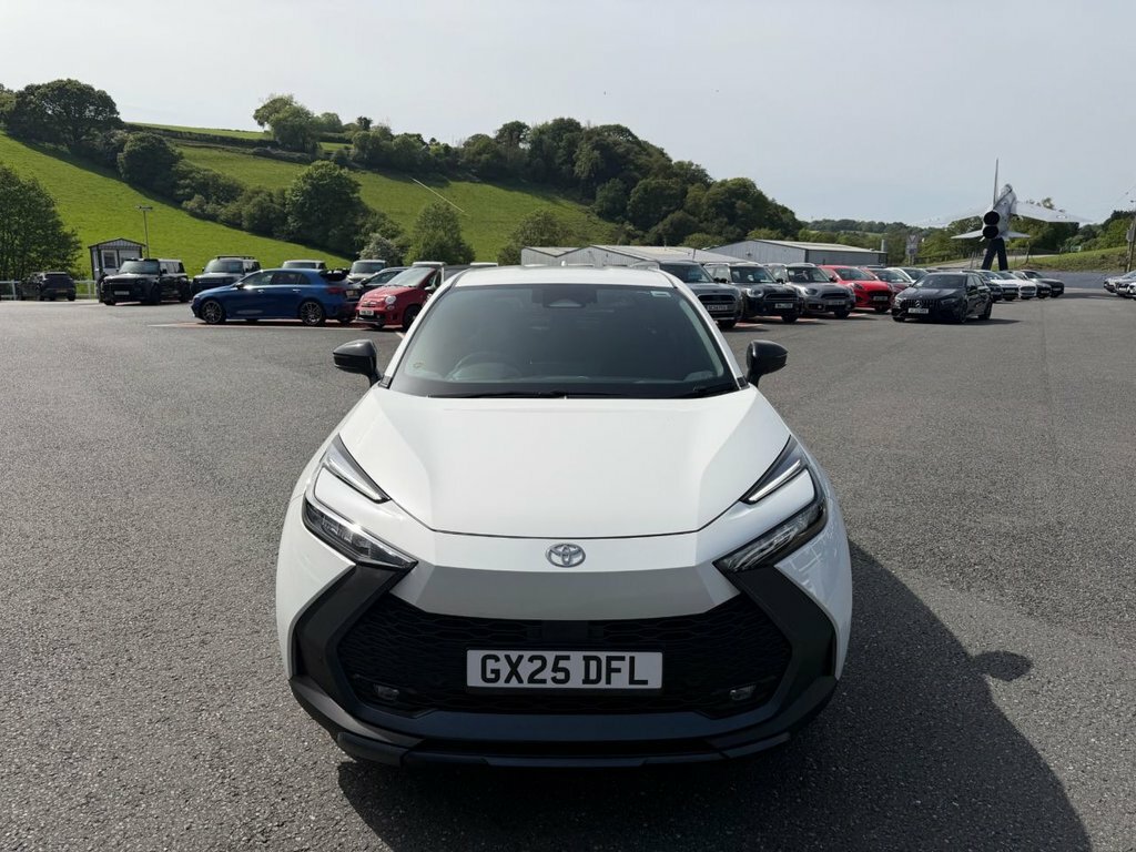 Toyota C-Hr 1.8L Design GX25DFL White #2