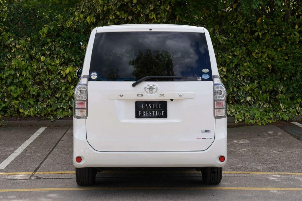 Toyota Voxy Mpv X L Edition 8 Seats 201212 White #6