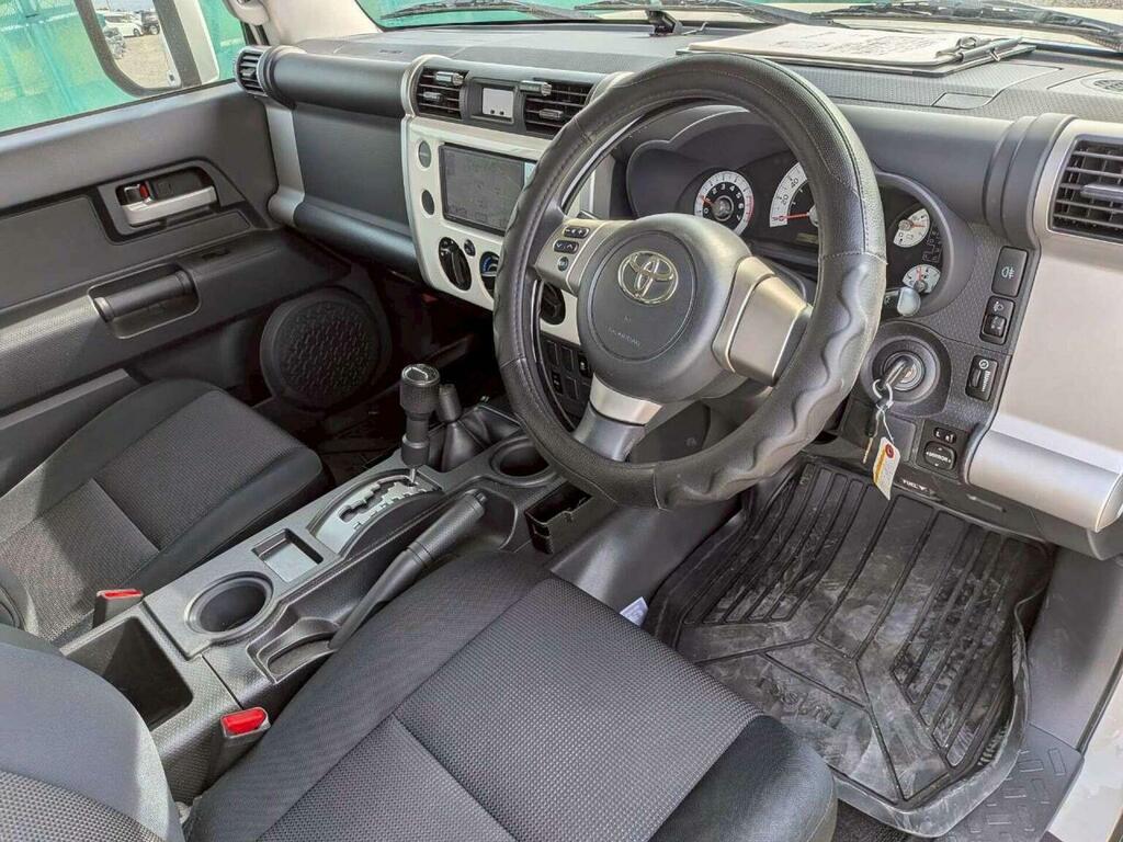 Toyota FJ Cruiser Mpv 4.0 V6 4Wd 201261 White #5