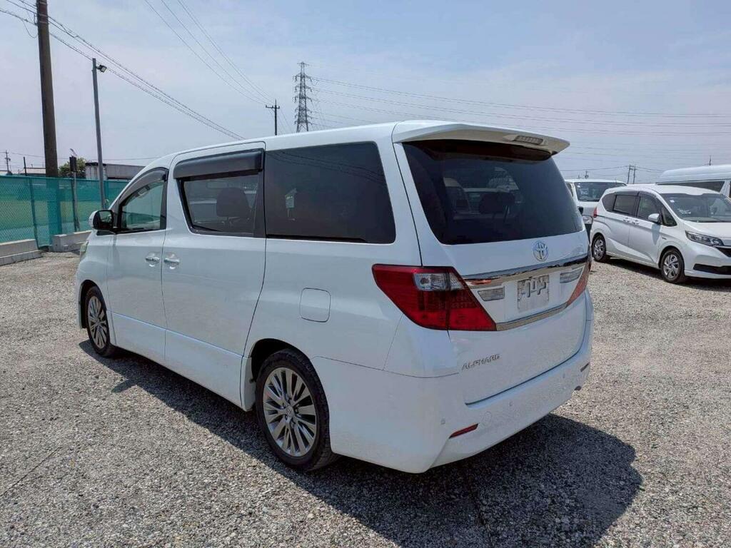 Toyota Alphard Mpv 2.4 Type Gold 7 Seats 201363 White #3