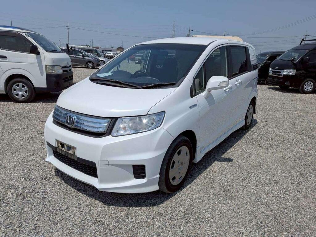Honda Freed Suv 1.5 Hybrid 201363 White #4