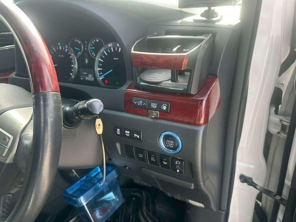 Toyota Vellfire #19