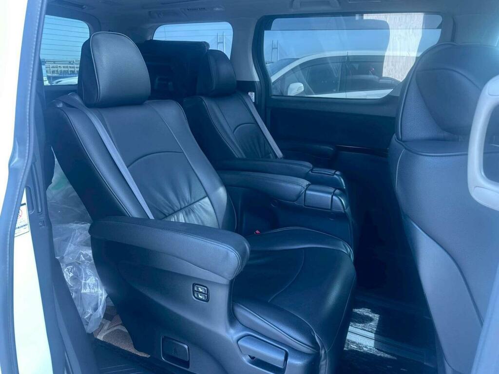 Toyota Vellfire #14