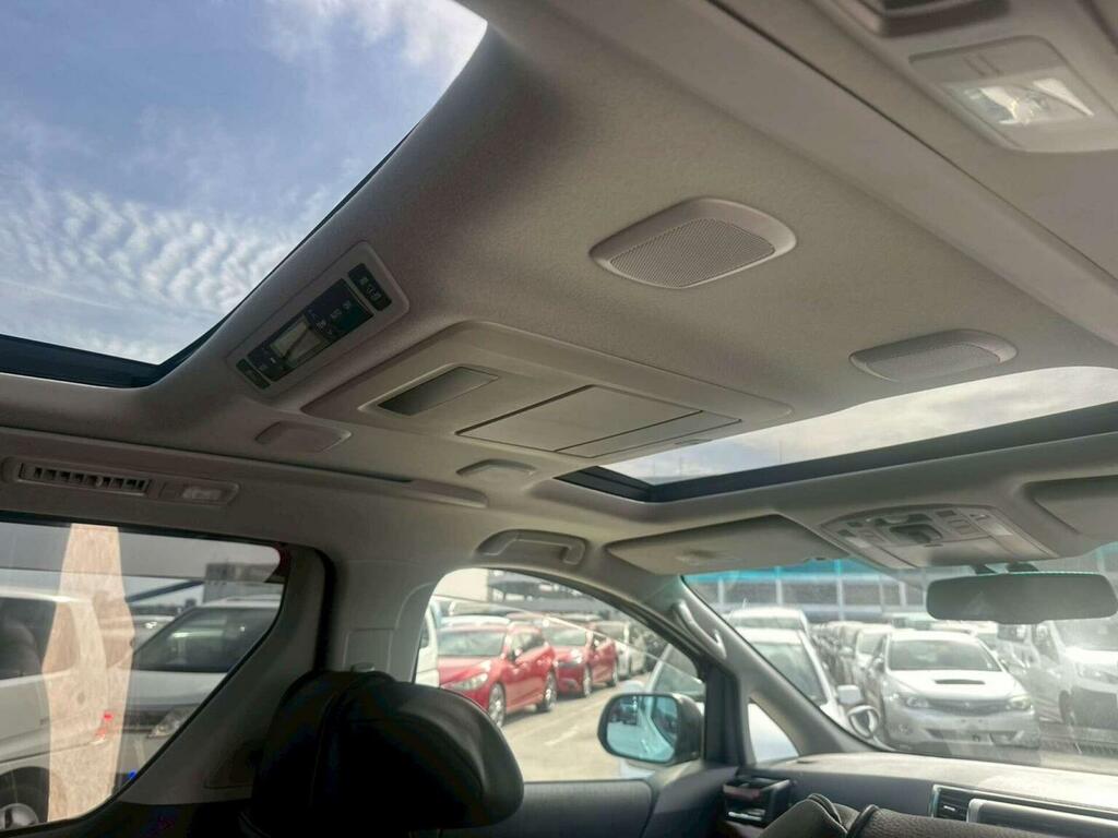 Toyota Vellfire #25