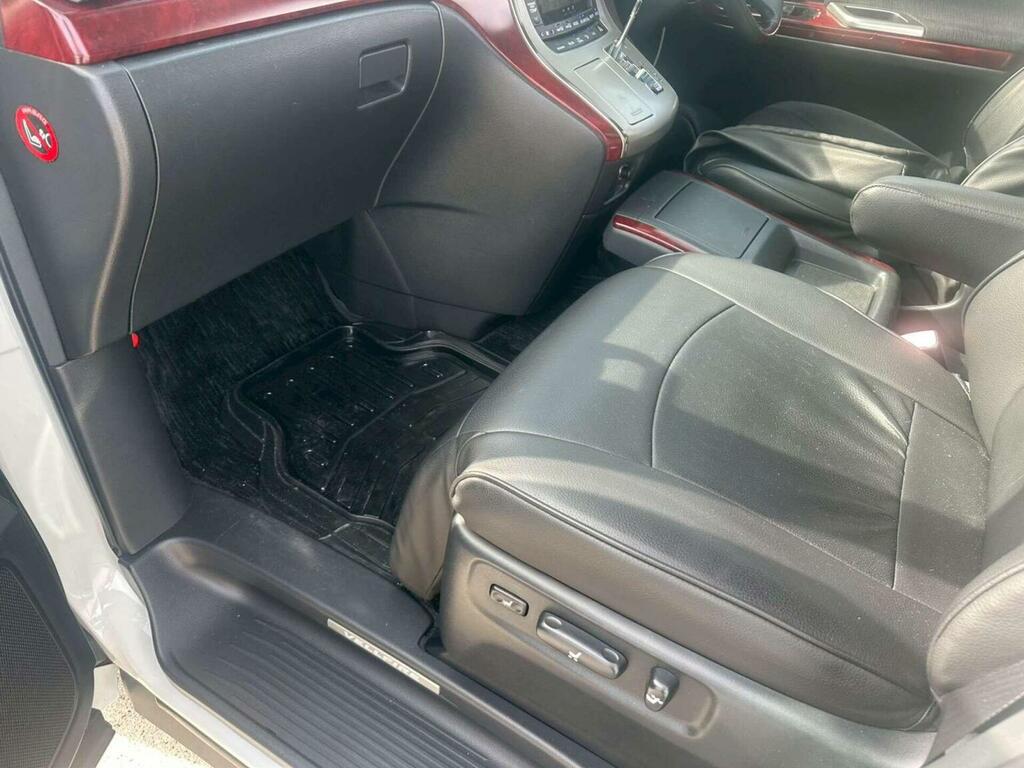 Toyota Vellfire #26