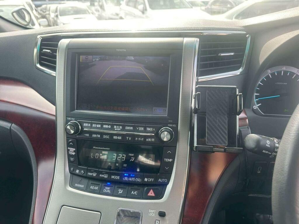 Toyota Vellfire #24