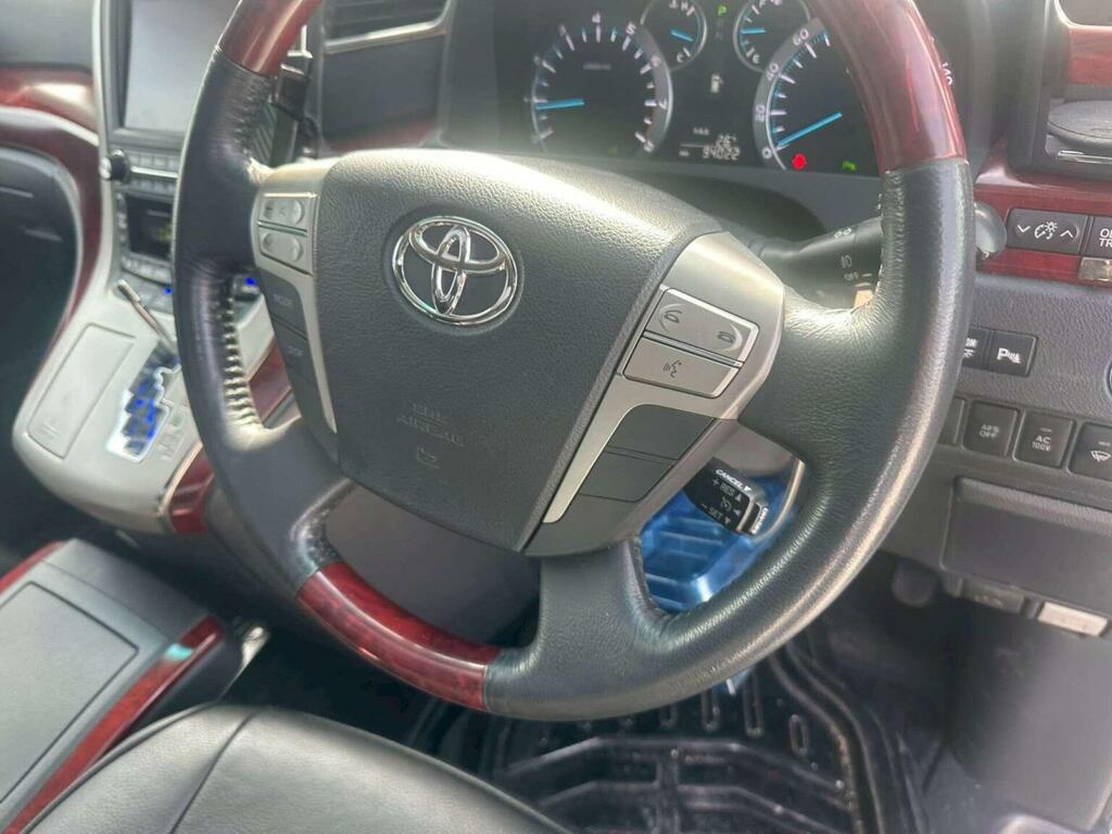 Toyota Vellfire #16