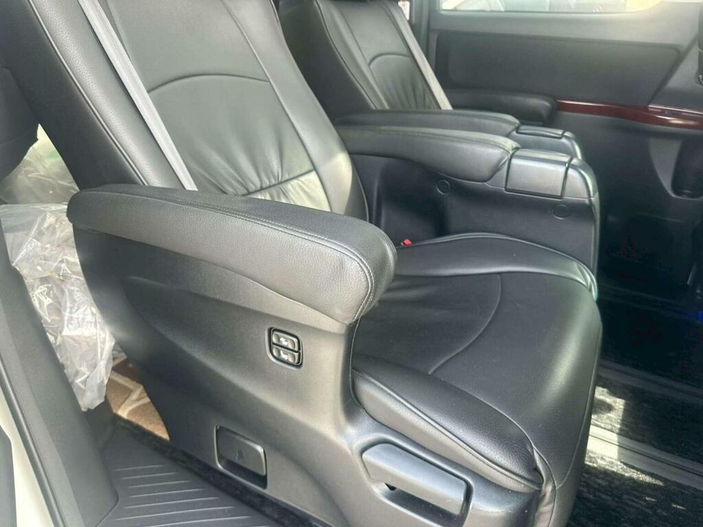 Toyota Vellfire #29