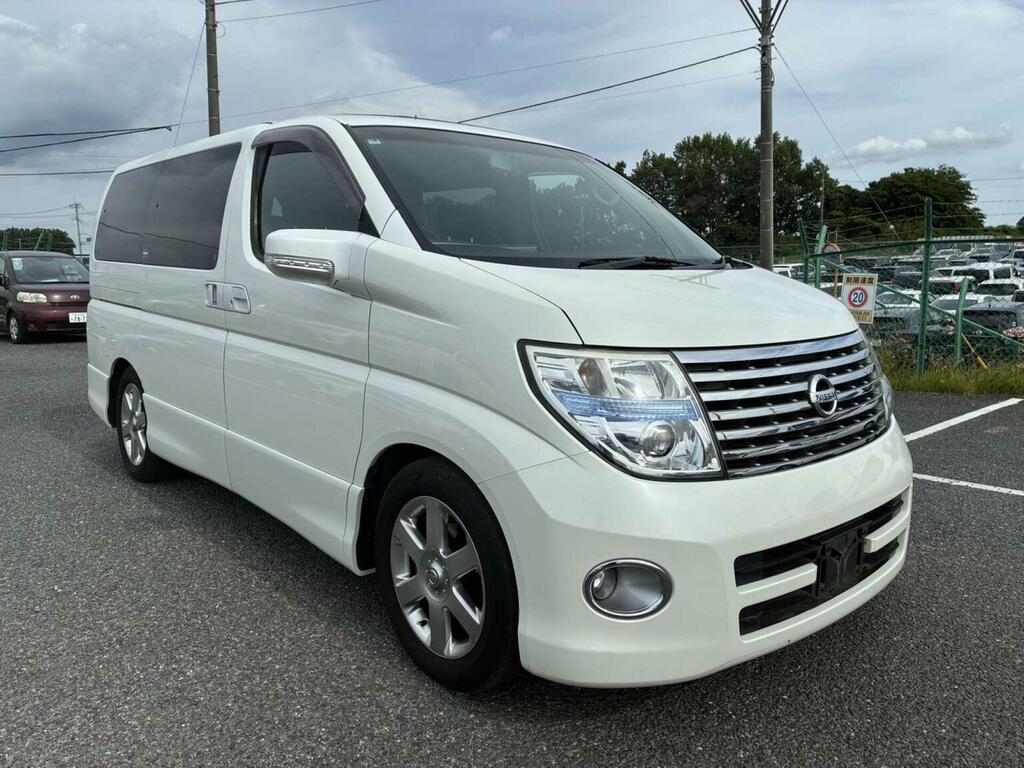 Nissan Elgrand Mpv 2.5 Highway Star 8 Seats 200505 White