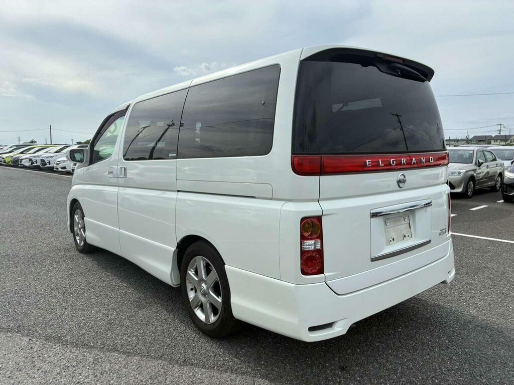 Nissan Elgrand Mpv 2.5 Highway Star 8 Seats 200505 White #5