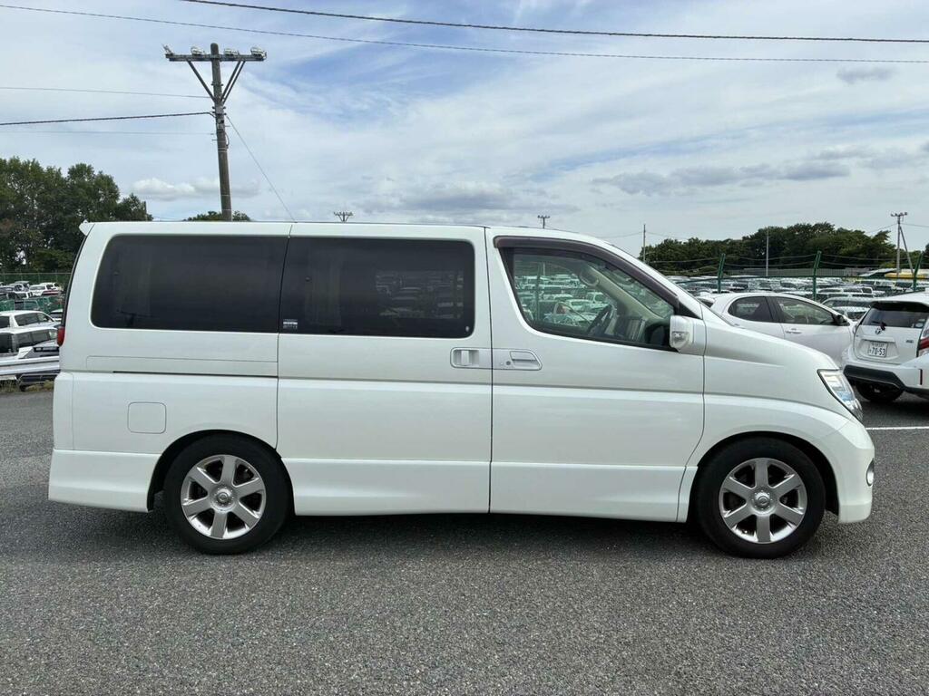 Nissan Elgrand Mpv 2.5 Highway Star 8 Seats 200505 White #2