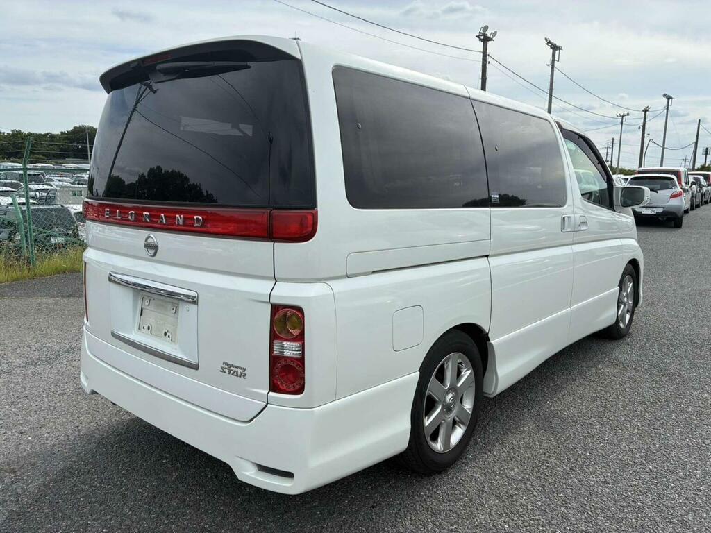 Nissan Elgrand Mpv 2.5 Highway Star 8 Seats 200505 White #3