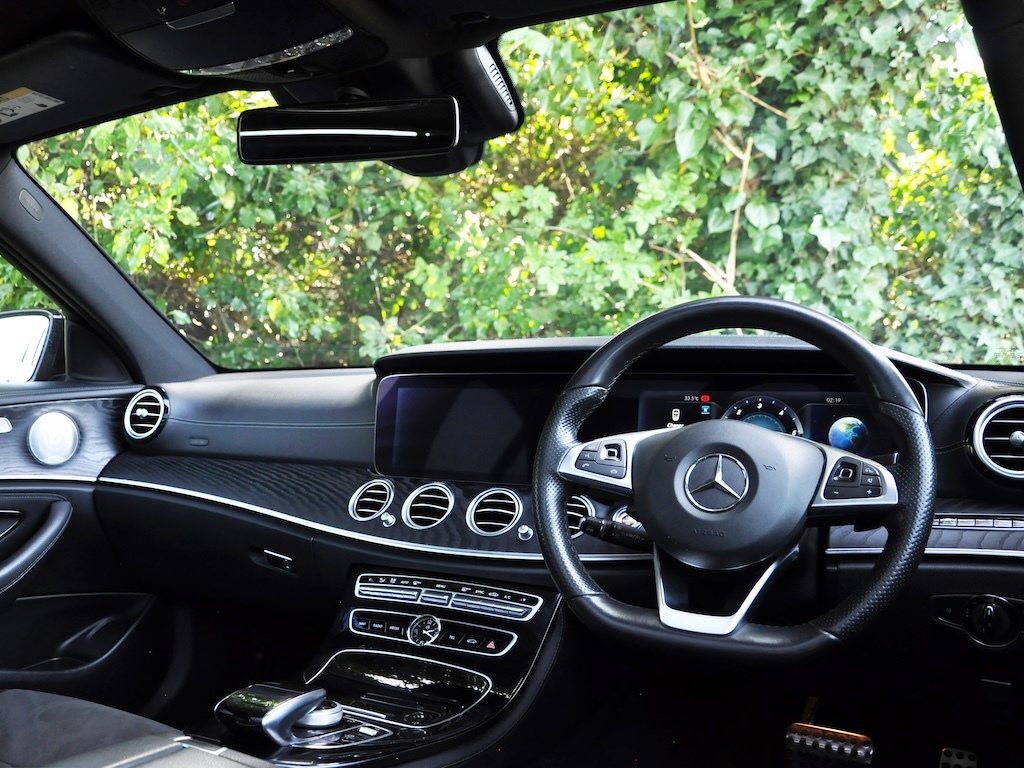 Mercedes-Benz E Class 2.0 E 220 D Amg Line Premium Saloon Dies KO67KFT Black #2